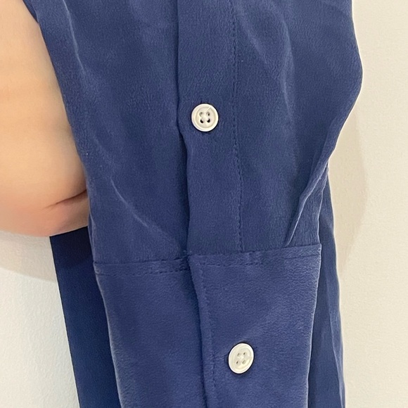 Soft EVERLANE Silk Shirt Blouse - Blue/ Size 00 - Picture 4 of 4